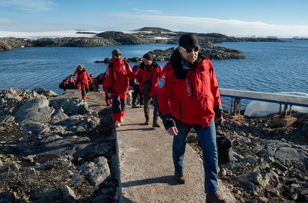 На станцію «Академік Вернадський» прибула нова експедиція, яку очолила Анжеліка Ганчук з Вінниці - фото 4