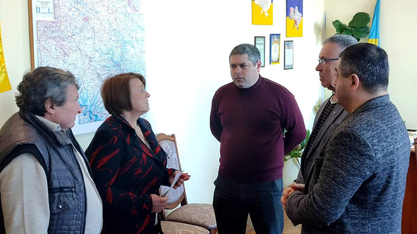 На Вінниччині матері безвісти зниклого воїна передали «Золотий Хрест» - фото 3