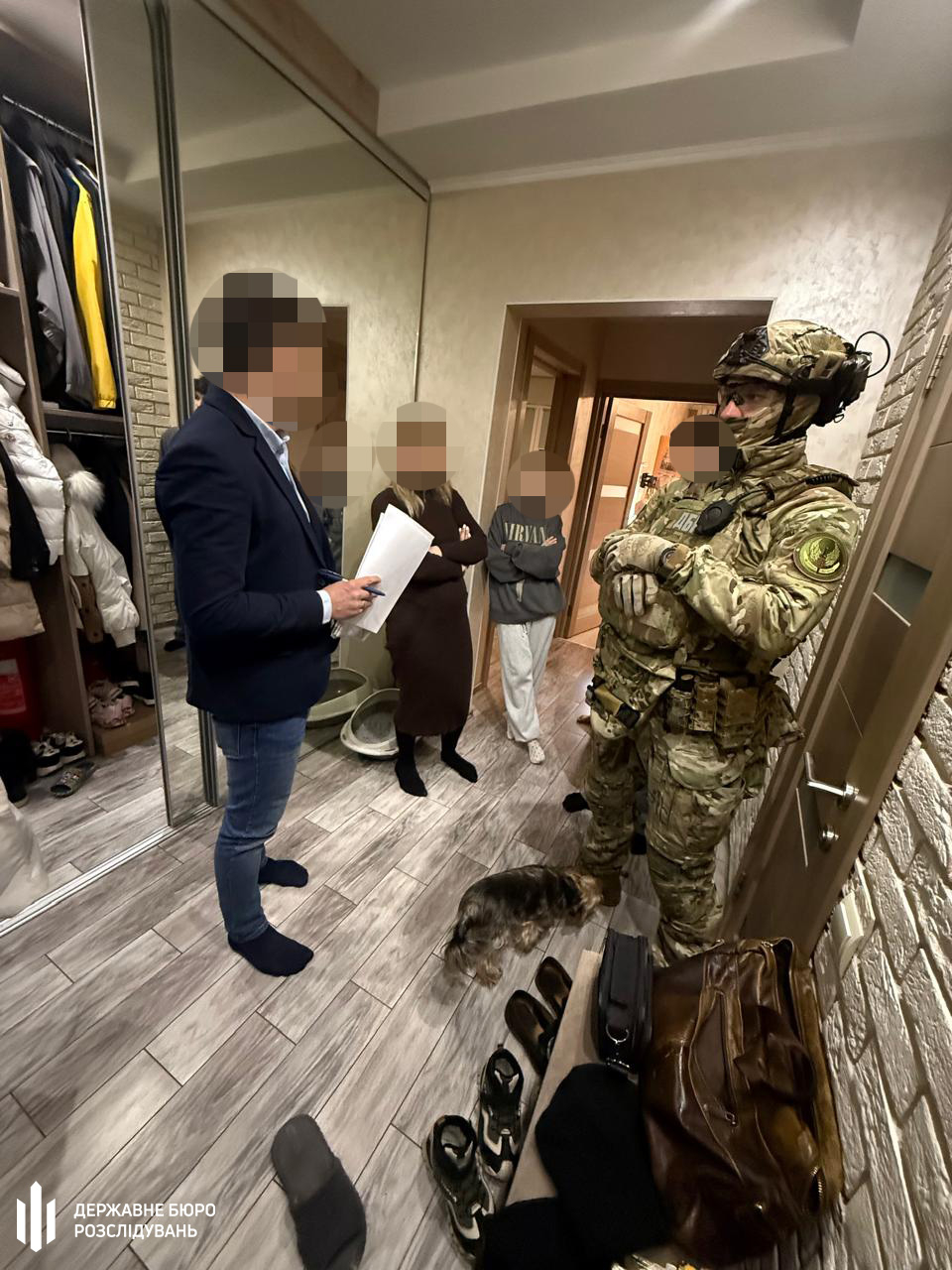 У Києві військові ТЦК заробляли на ухилянтах: гроші передавали через неповнолітню кур’єрку - фото 3