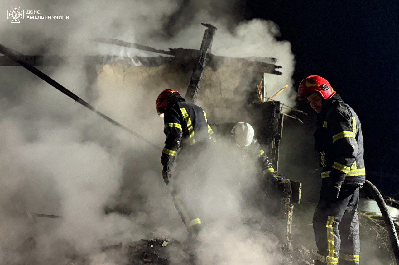 На Хмельниччині у будинку згоріла мама із трьома маленькими дітьми - фото 2