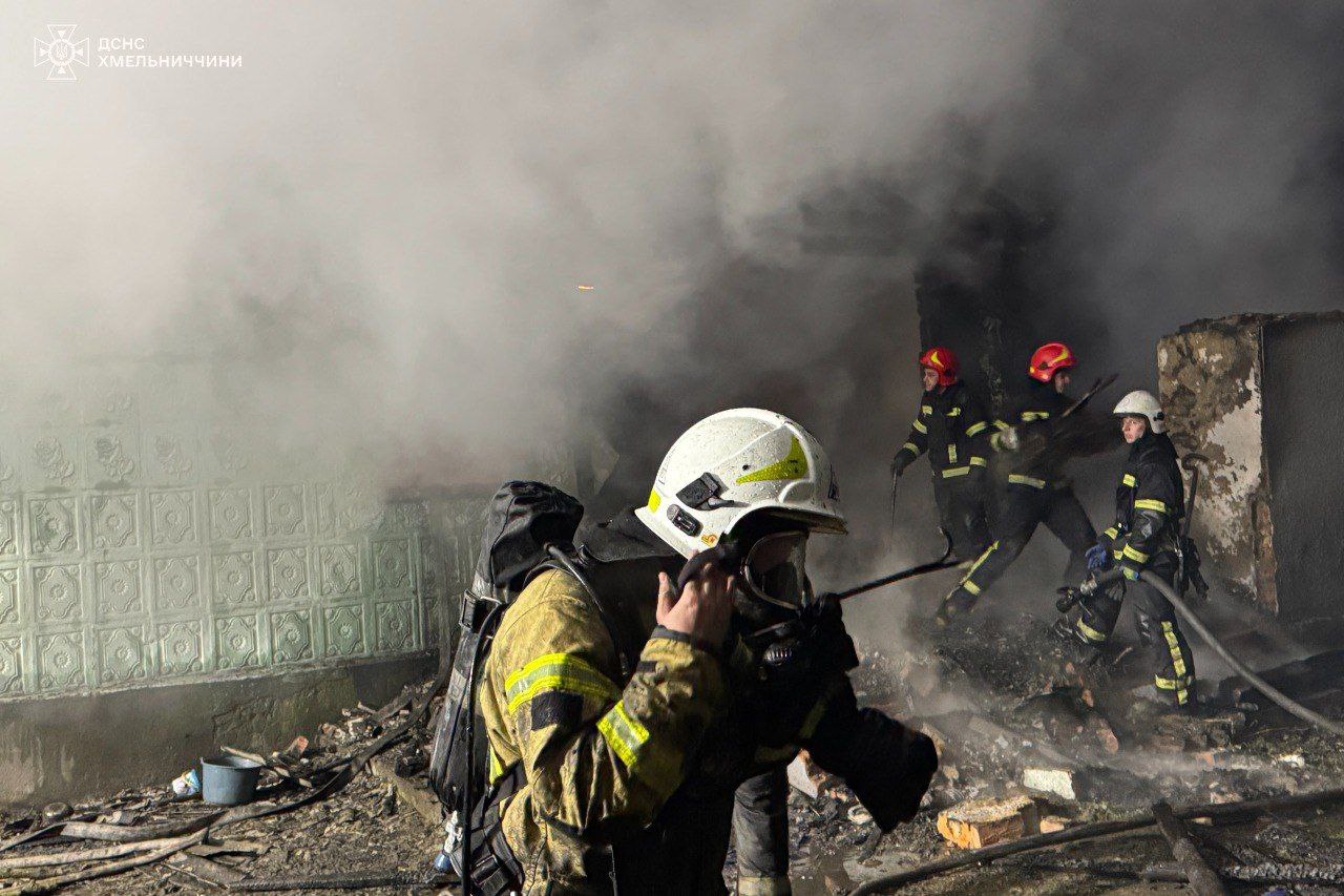 На Хмельниччині у будинку згоріла мама із трьома маленькими дітьми - фото 4