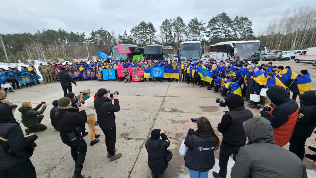 З російського полону повернулися 200 українських військових - фото 4