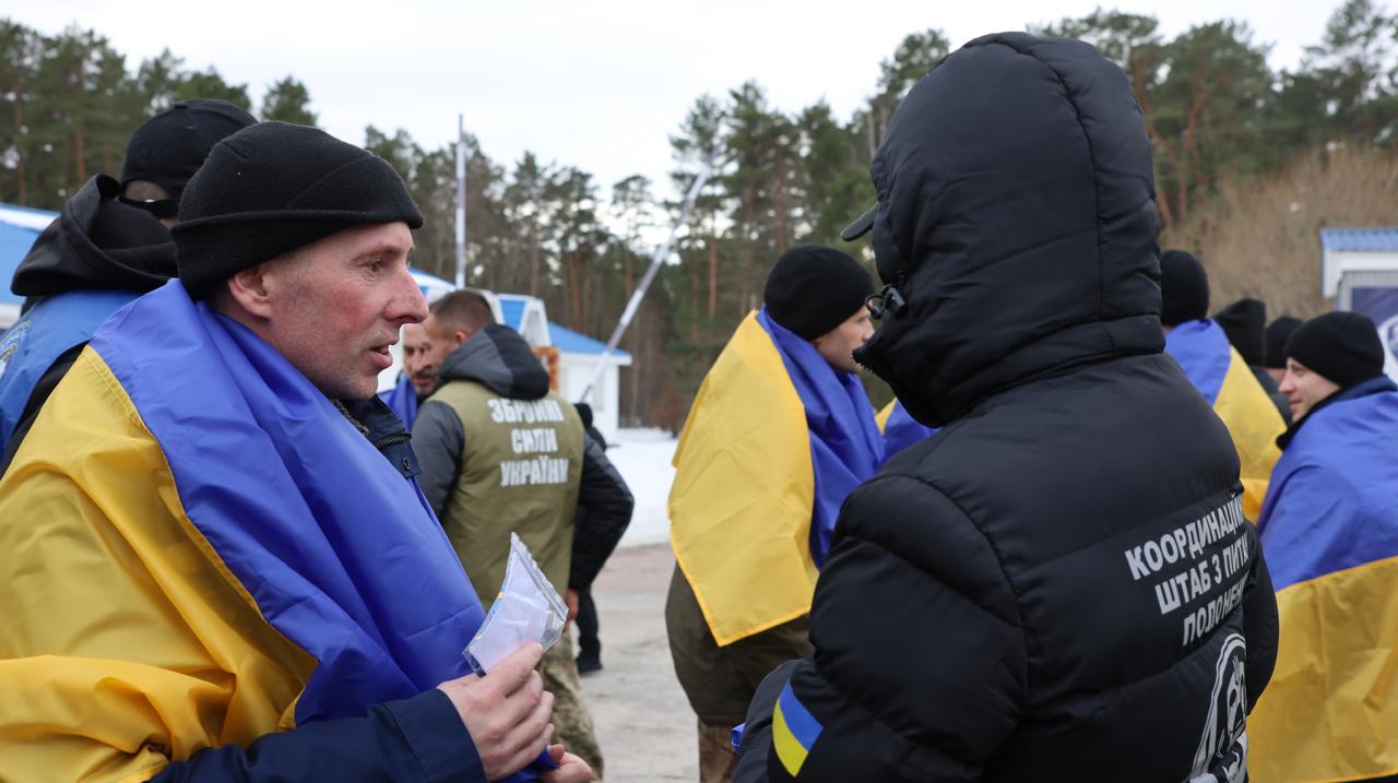 З російського полону повернулися 200 українських військових - фото 6