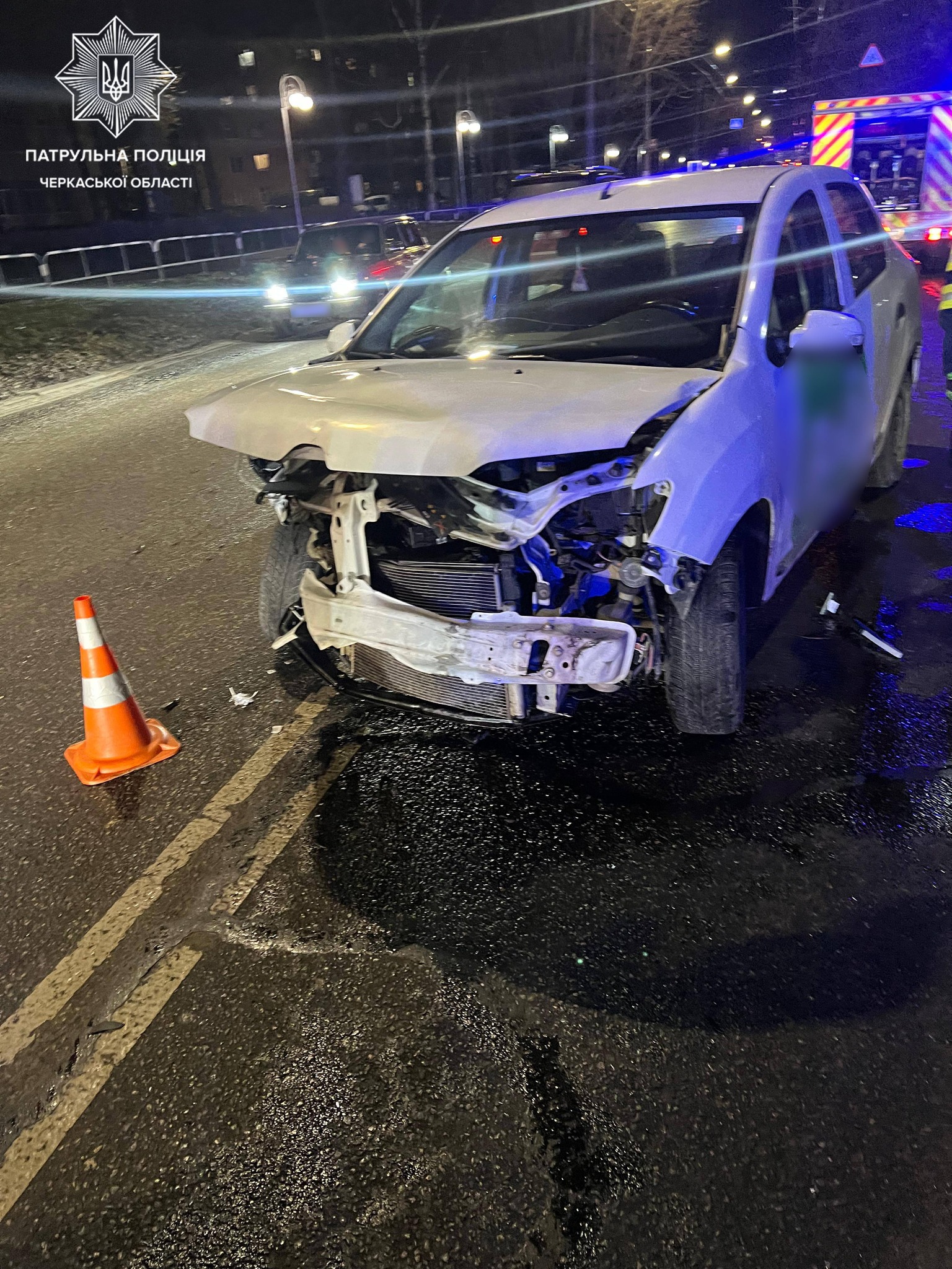 У Черкасах автомобіль Renault зіткнувся з BMW - фото 2