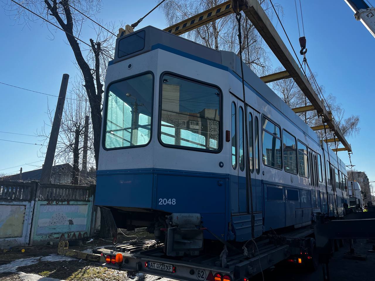 До Вінниці привезли ще один швейцарський трамвай - фото 2