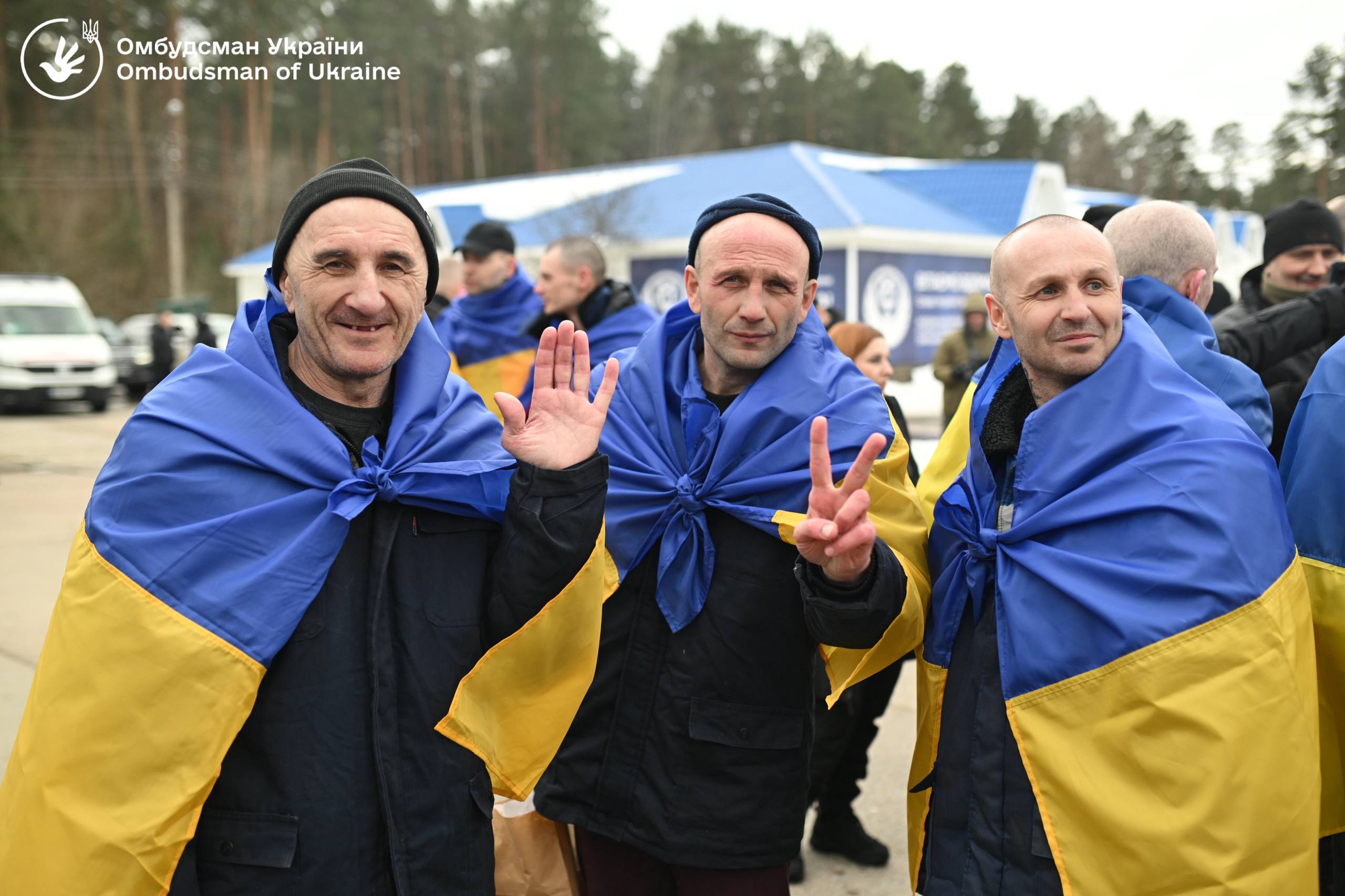 Україна повернула з російського полону 300 військових і двох цивільних - фото 5