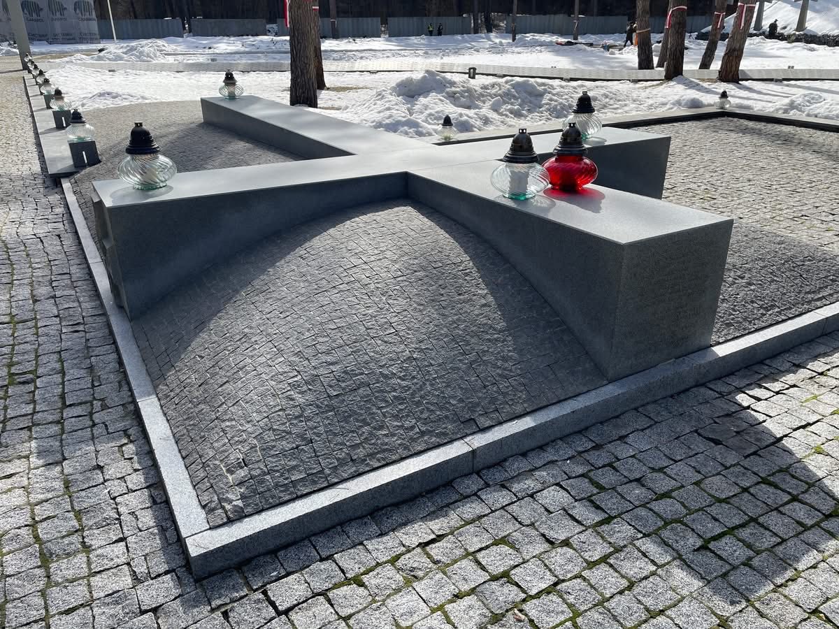 Биківнянські могили: у Києві вшанували пам’ять жертв радянського режиму - фото 3