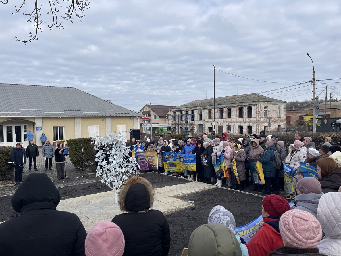 У Тальному відкрили «Дерево надії» на підтримку родин полонених і зниклих безвісти військових