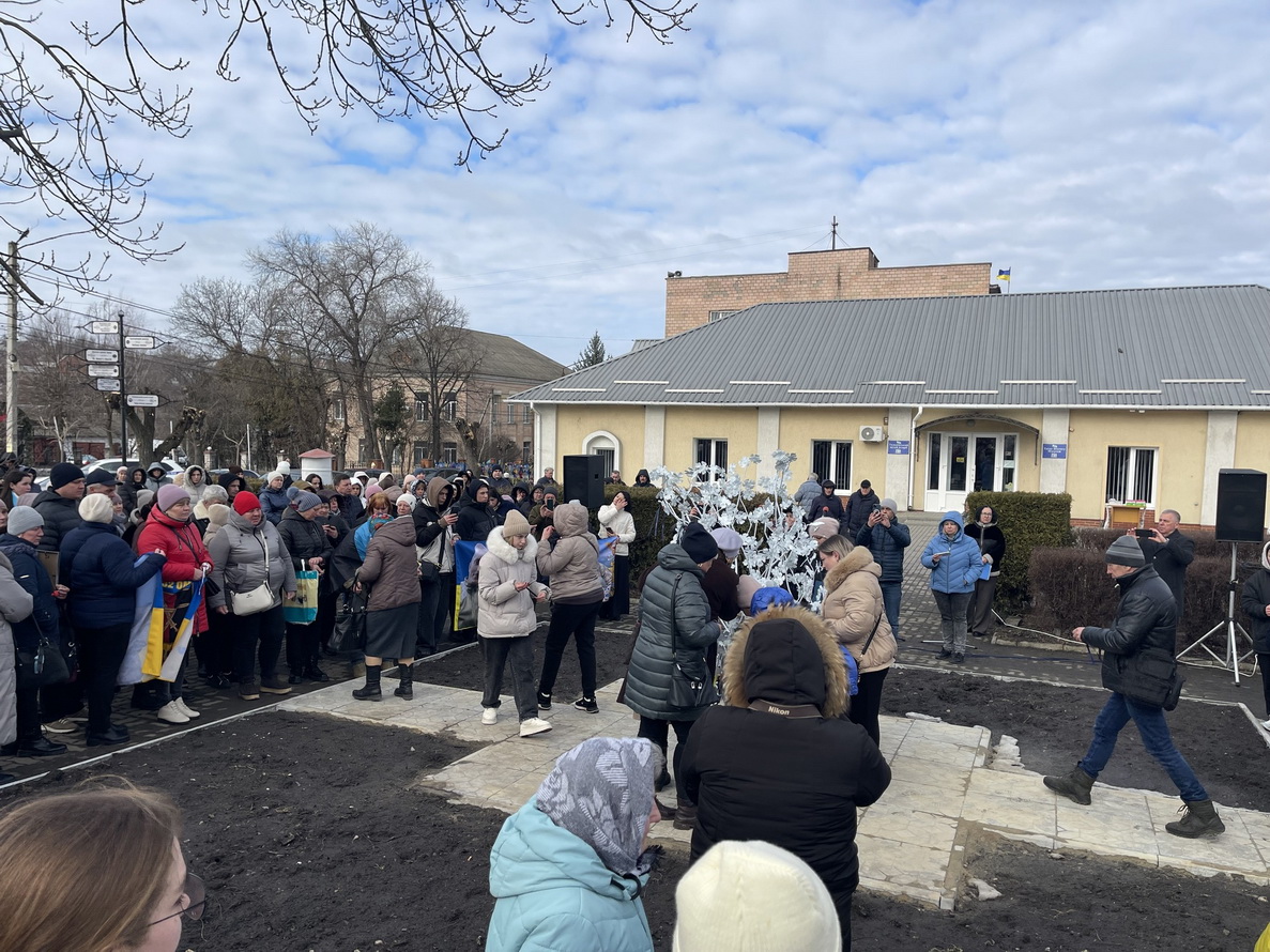 У Тальному відкрили «Дерево надії» на підтримку родин полонених і зниклих безвісти військових - фото 2