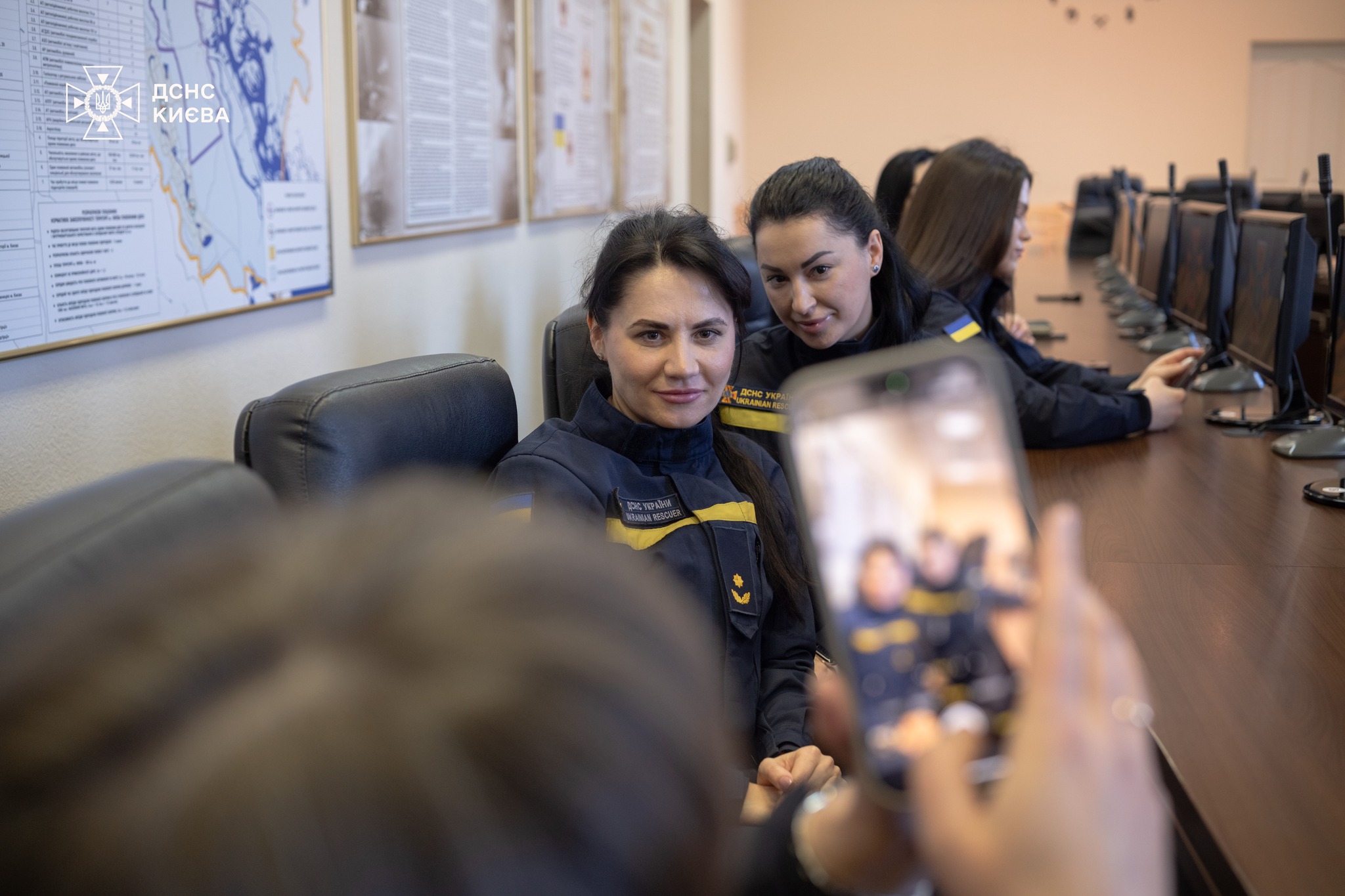 Столичним ДСНСницям вручили відзнаки - фото 5