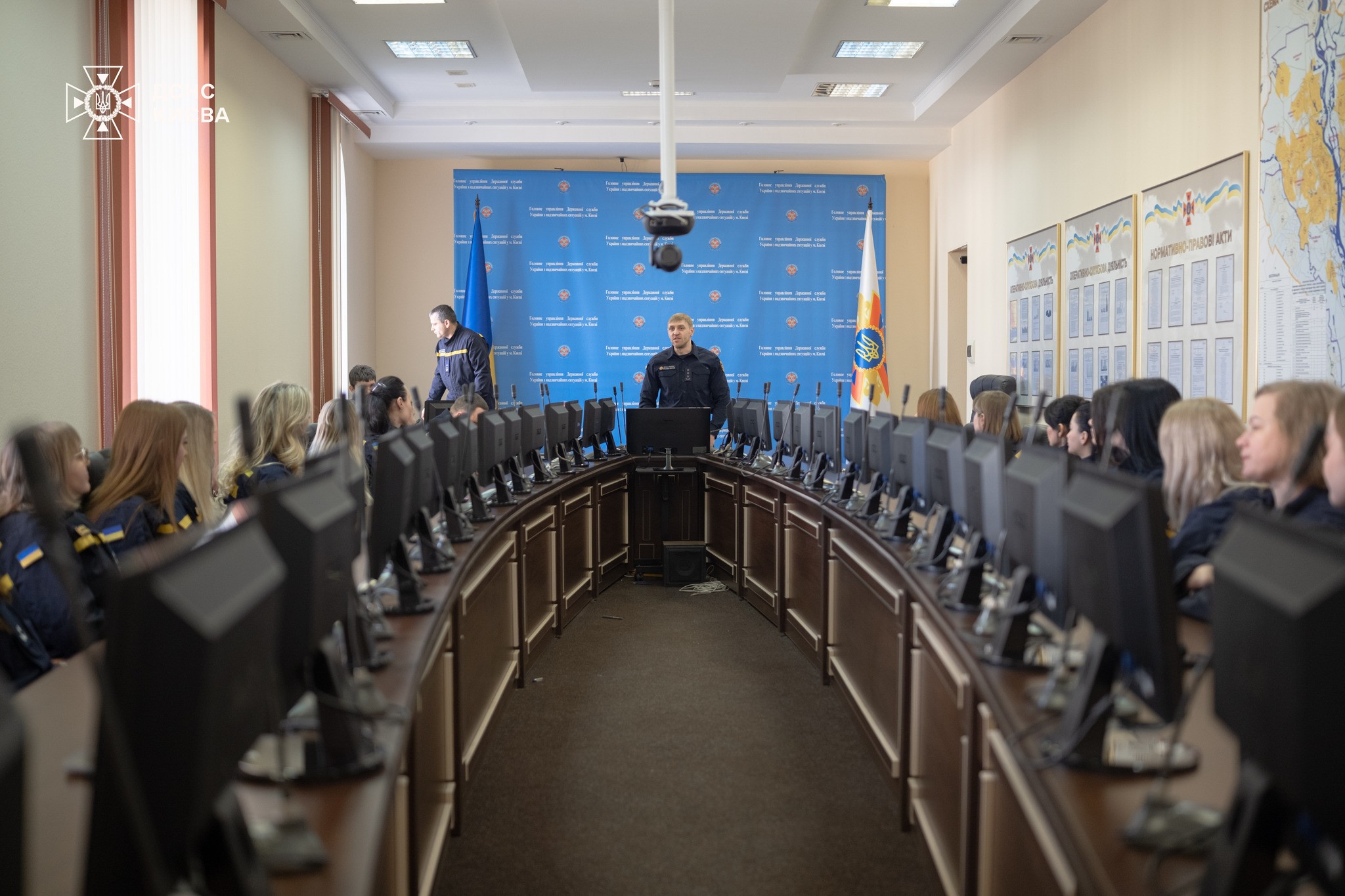 Столичним ДСНСницям вручили відзнаки - фото 3