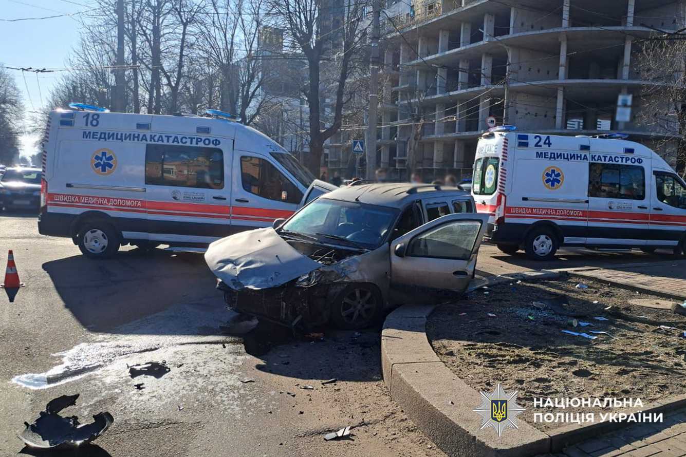 У Черкасах внаслідок ДТП загинув чоловік: водія спорткара затримали