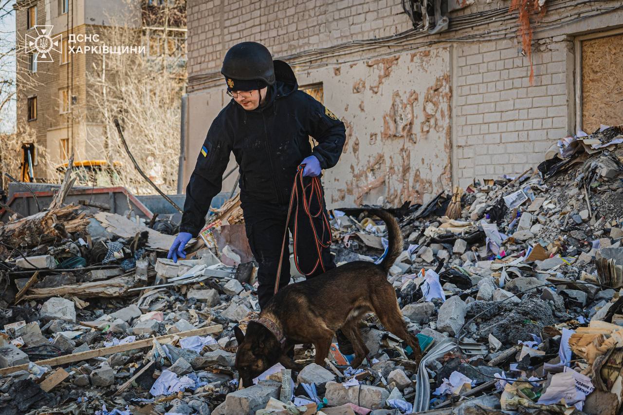 Аварійно-рятувальні роботи завершили у Харкові: підтвердили загибель 10 людей - фото 4