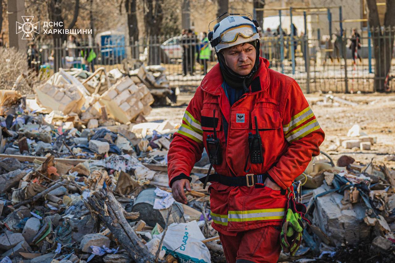 Аварійно-рятувальні роботи завершили у Харкові: підтвердили загибель 10 людей - фото 5