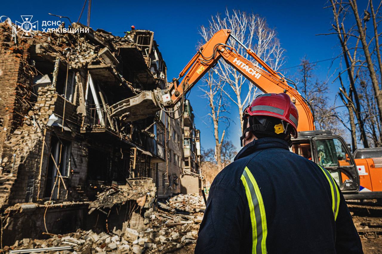 Аварійно-рятувальні роботи завершили у Харкові: підтвердили загибель 10 людей - фото 6