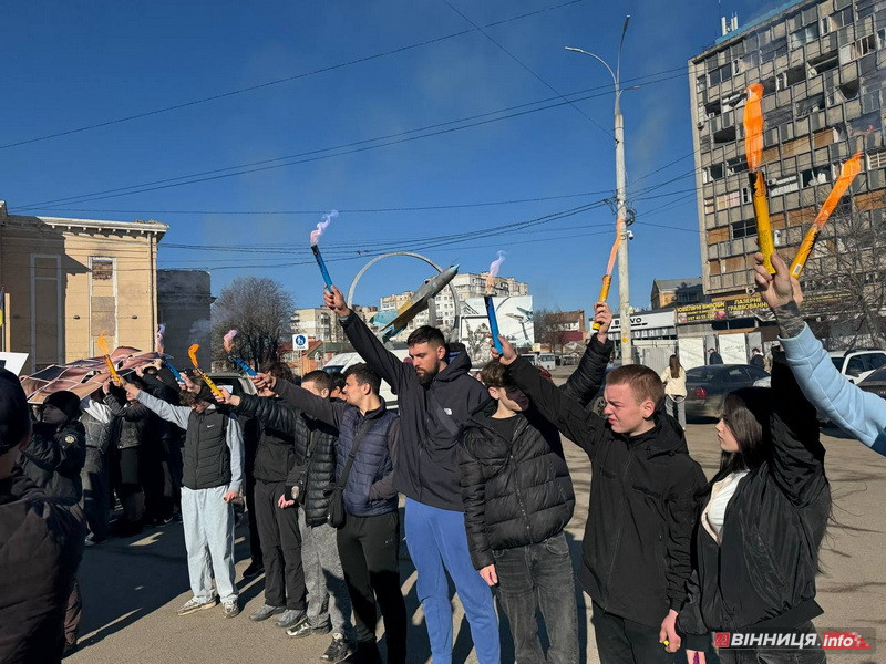 Навіки 21: у Вінниці вшанували пам’ять бійця «Азова», Героя України Назарія Гринцевича - фото 23