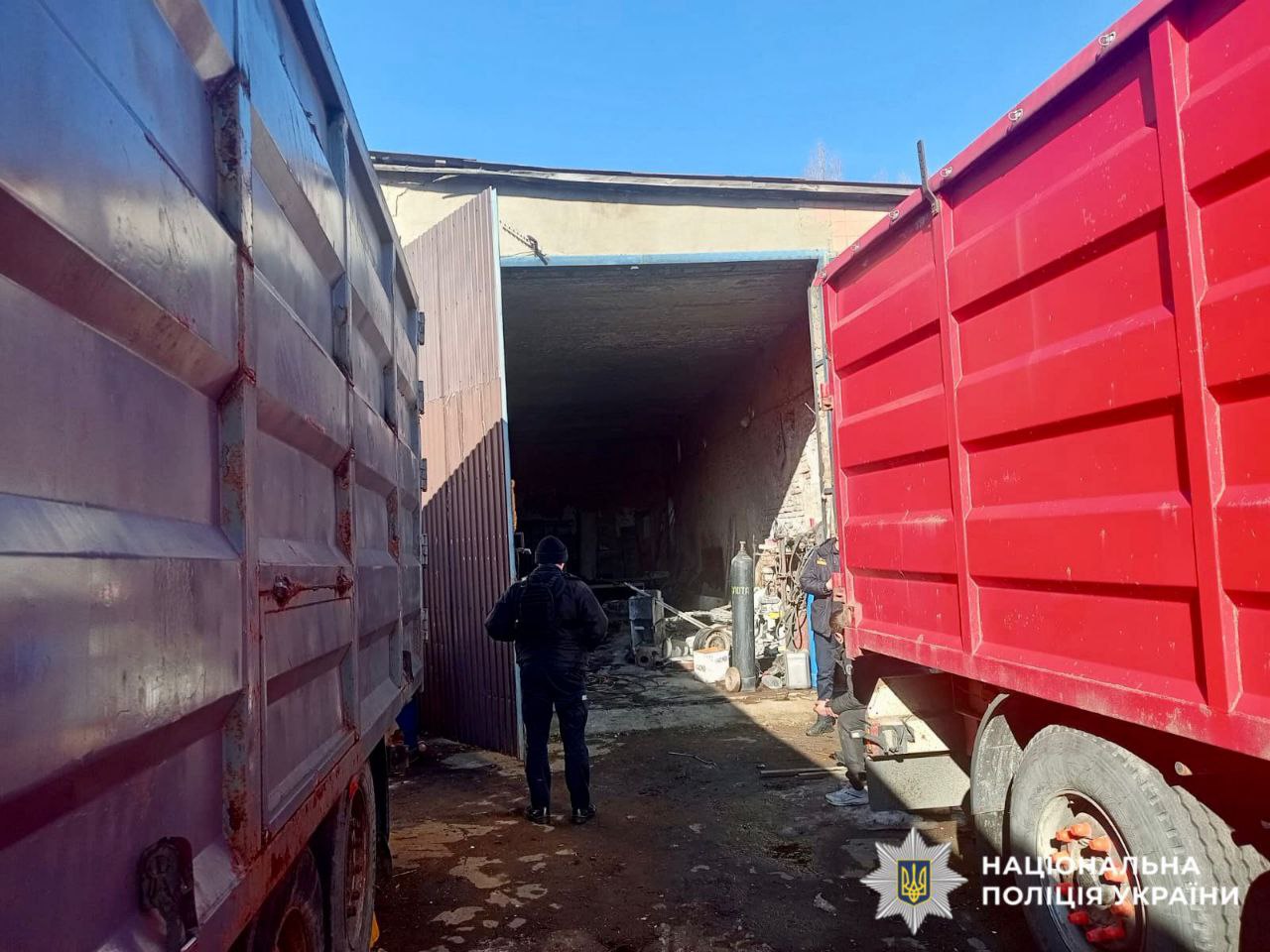 В гаражі на Київщині стався вибух, постраждав чоловік