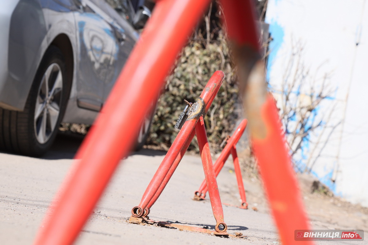 У Вінниці демонтують шлагбауми: розпочинають із заїздів неподалік мерії - фото 9