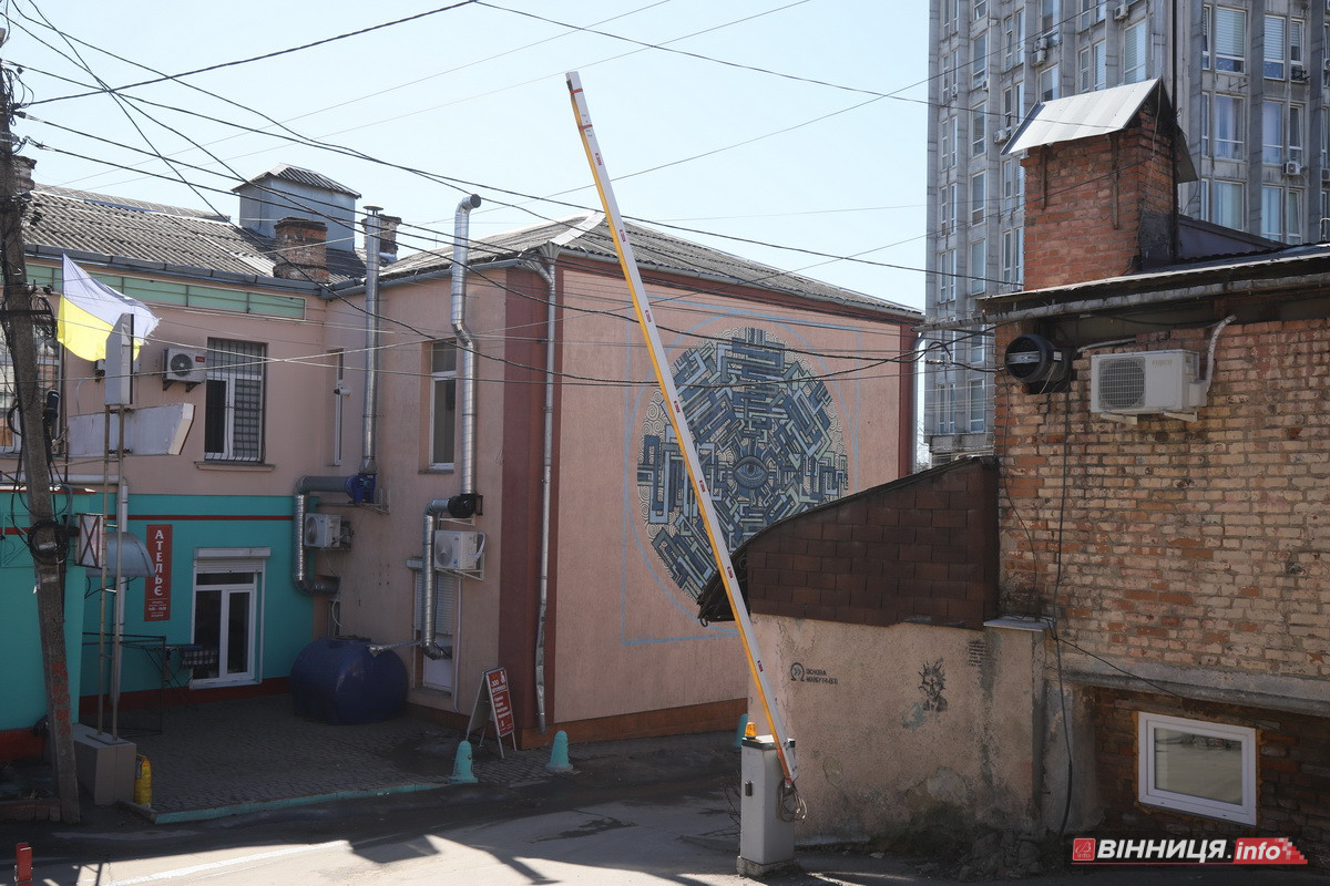 У Вінниці демонтують шлагбауми: розпочинають із заїздів неподалік мерії - фото 2