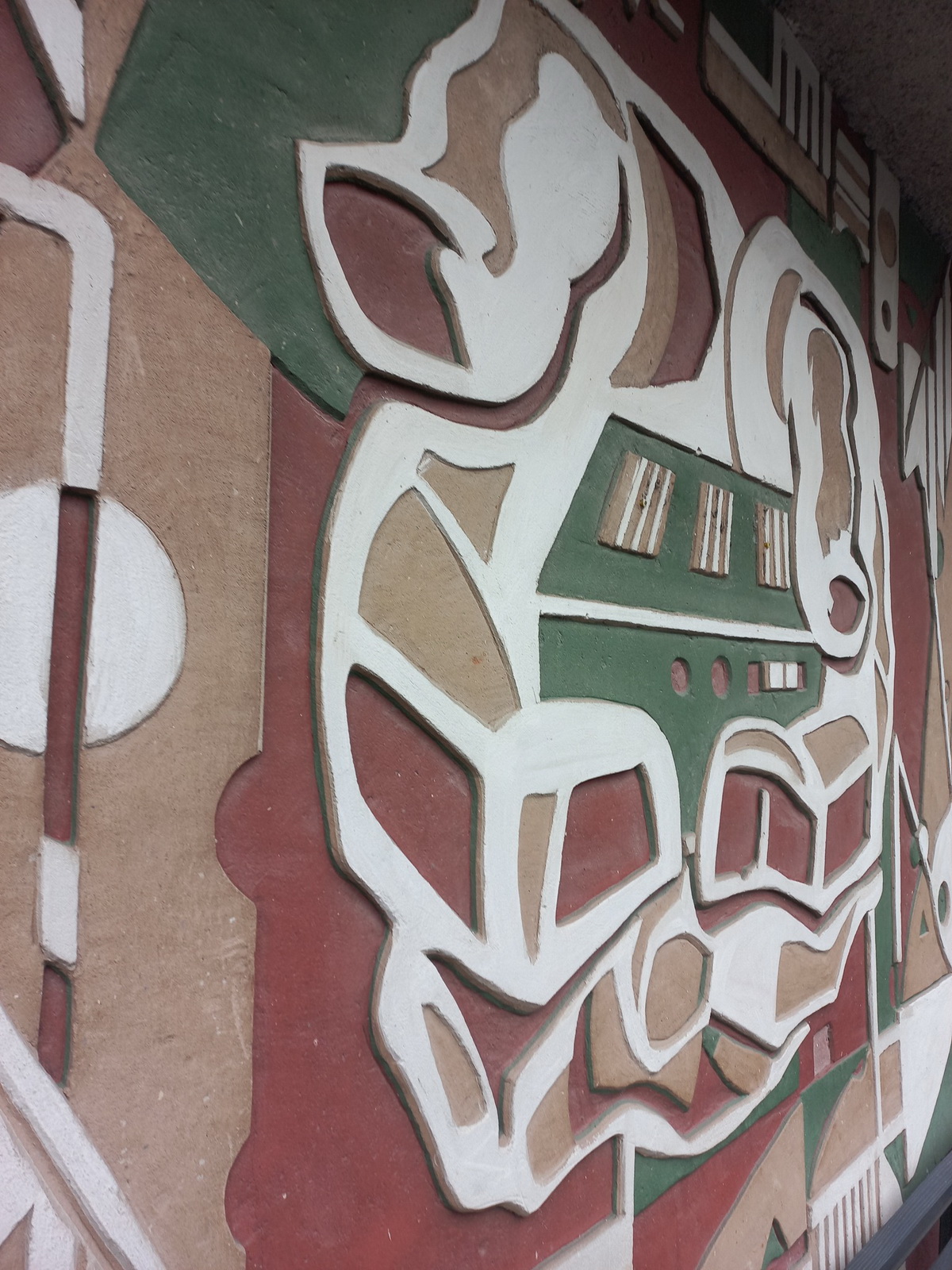 У Вінниці пам'яткою визнали панно «Кібернетики» на колишньому заводі «Аналог» - фото 2