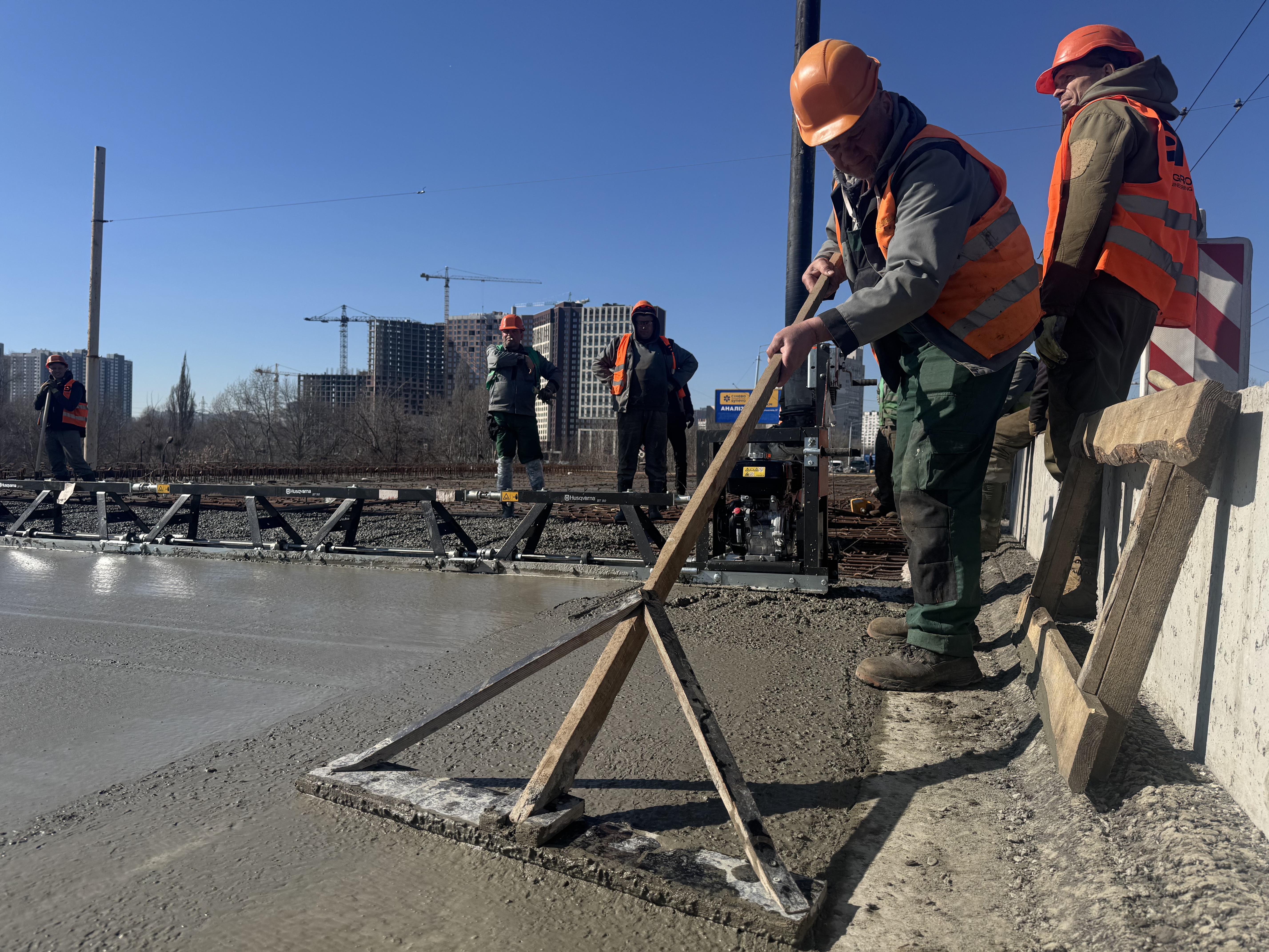 У Києві проводять капітальний ремонт шляхопроводу на вулиці Полярній - фото 3