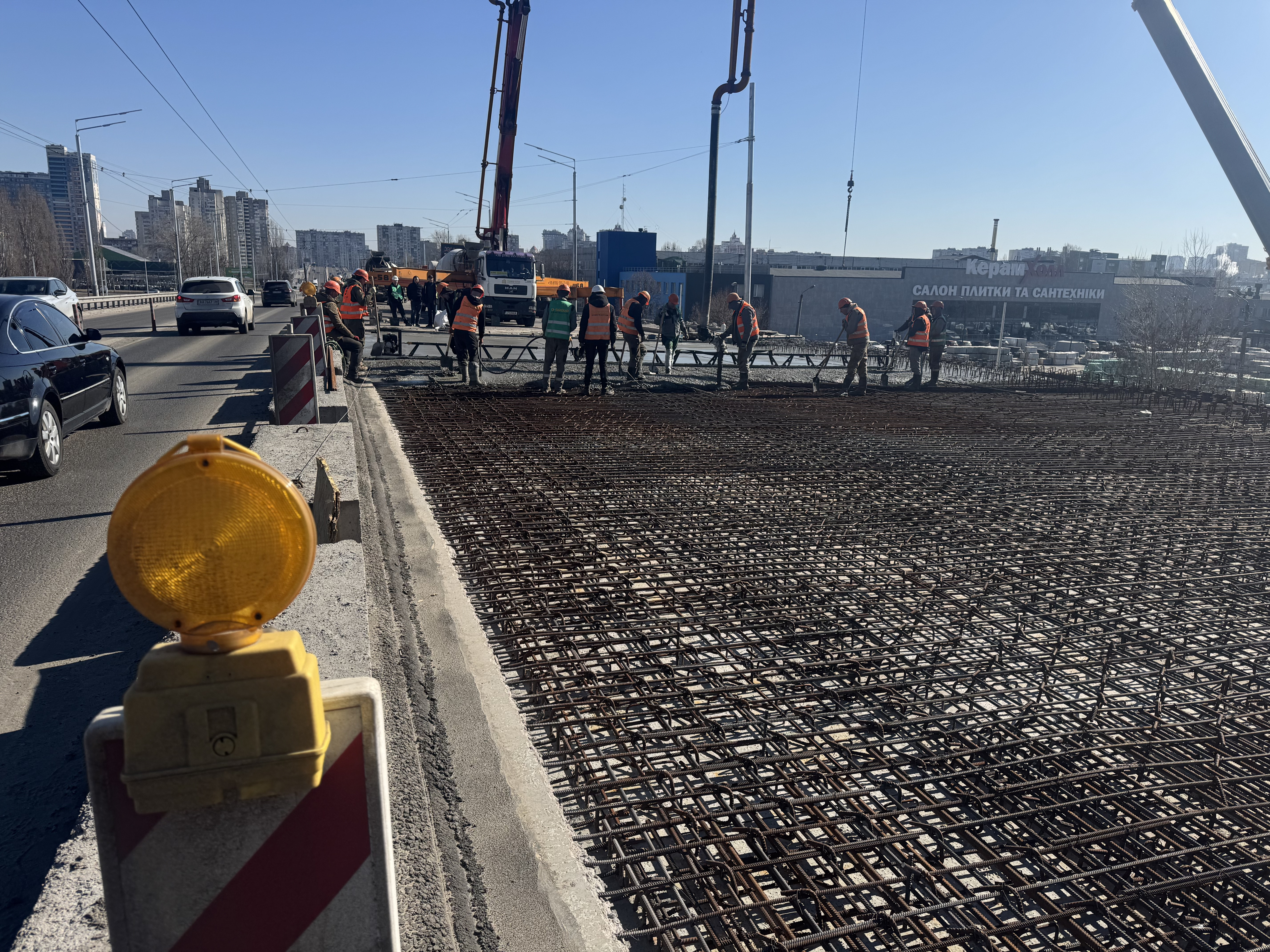 У Києві проводять капітальний ремонт шляхопроводу на вулиці Полярній
