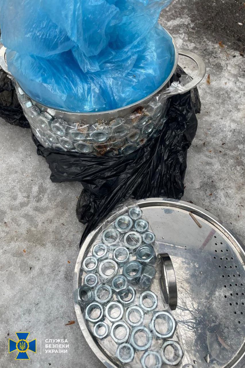 Заклав бомбу біля кав’ярні. СБУ заявила, що запобігла теракту в Рівному