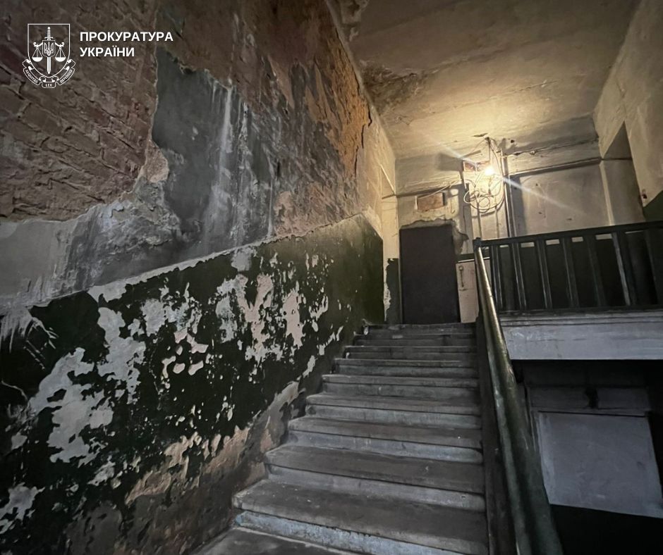 Старовинний будинок для офіцерів-вихователів у Києві перебуває у частково аварійному стані - фото 4