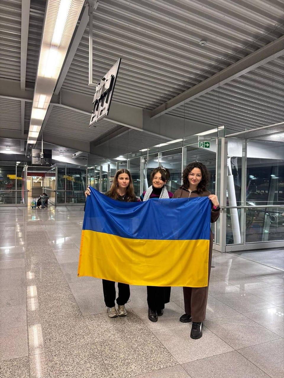 Україна евакуювала 16 громадян із Близького Сходу