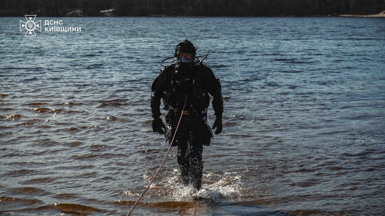 Намагався перепливти Дніпро: на Вишгородщині третю добу тривають пошуки зниклого чоловіка