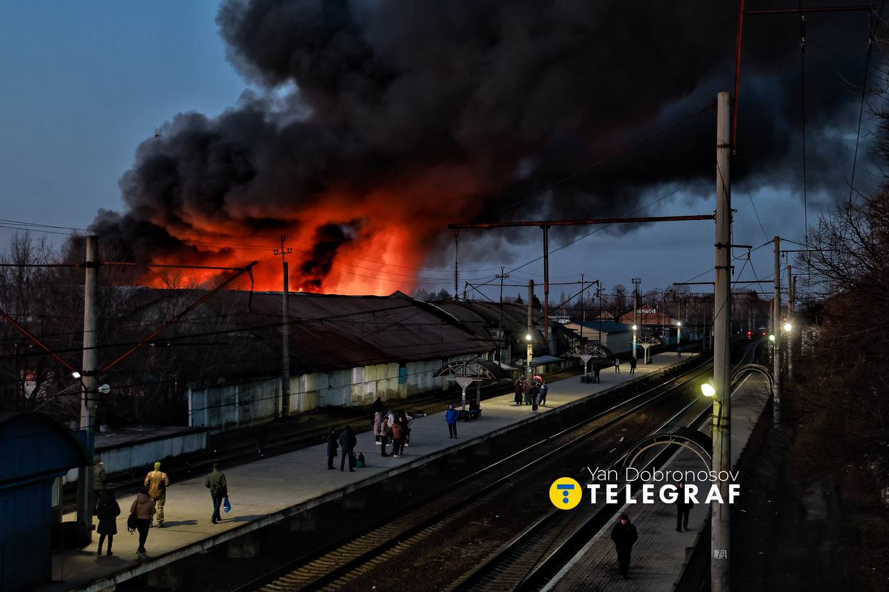 Четверо загиблих, 10 людей постраждали: поліція Київщини фіксує наслідки атаки РФ