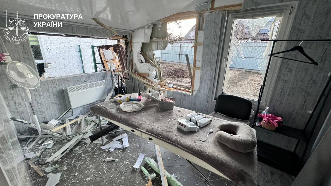 Під ударом школи, садочок та житлові будинки: прокуратура документує наслідки обстрілу Київщини - фото 4