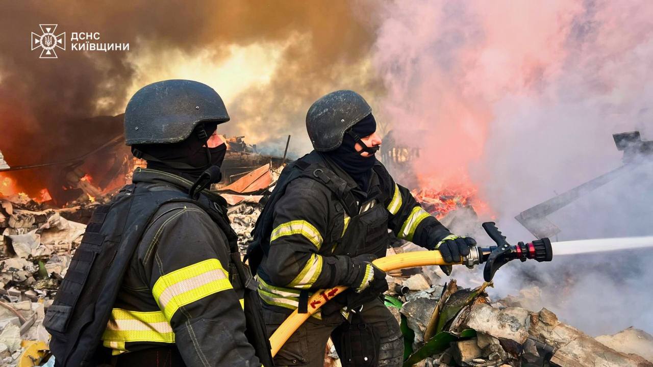 Зеленський: Основною мішенню для росіян була енергетика Київського регіону - фото 2