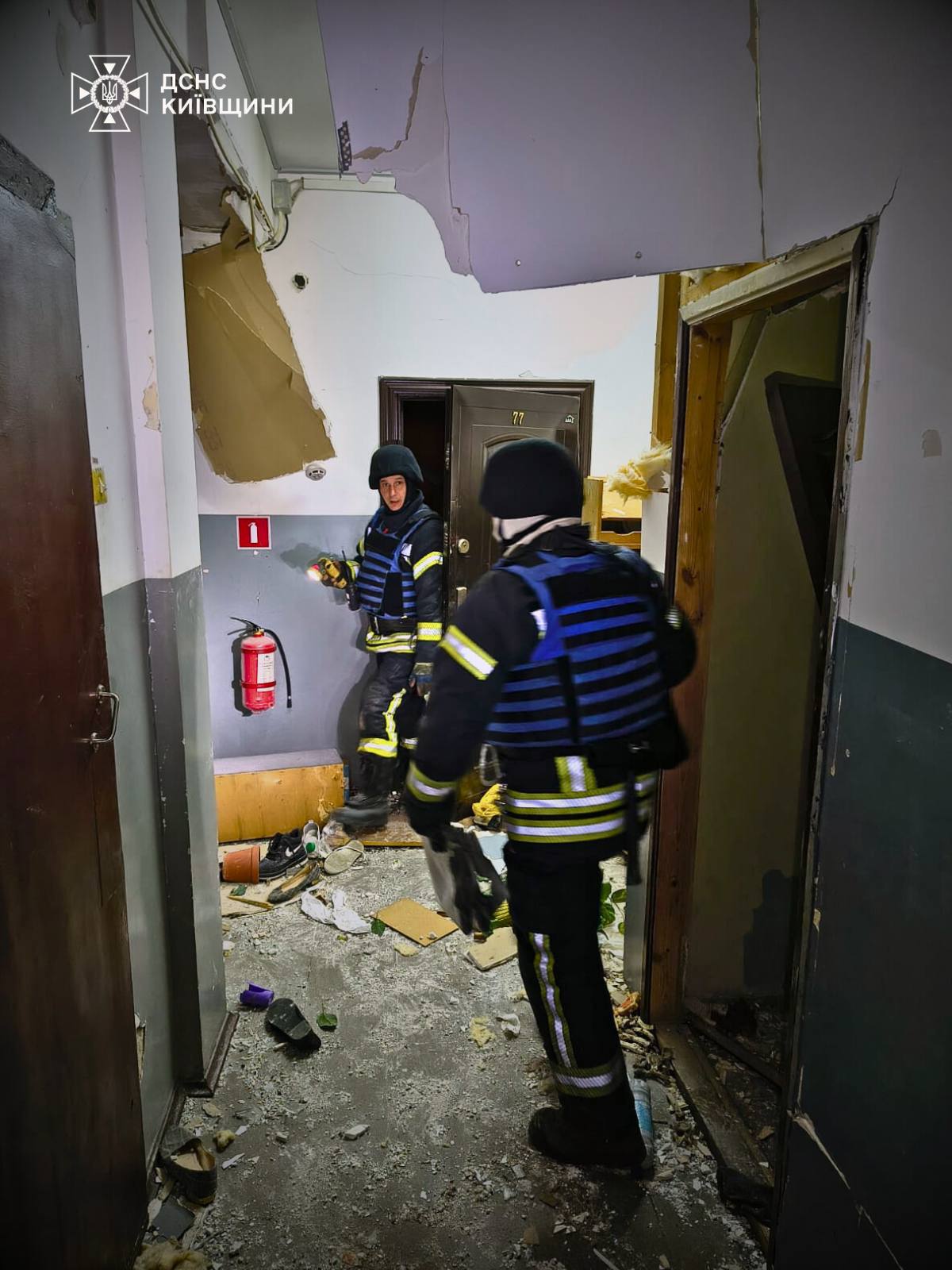 Понад 190 рятувальників ліквідовують наслідки російської атаки на Київщині - фото 11