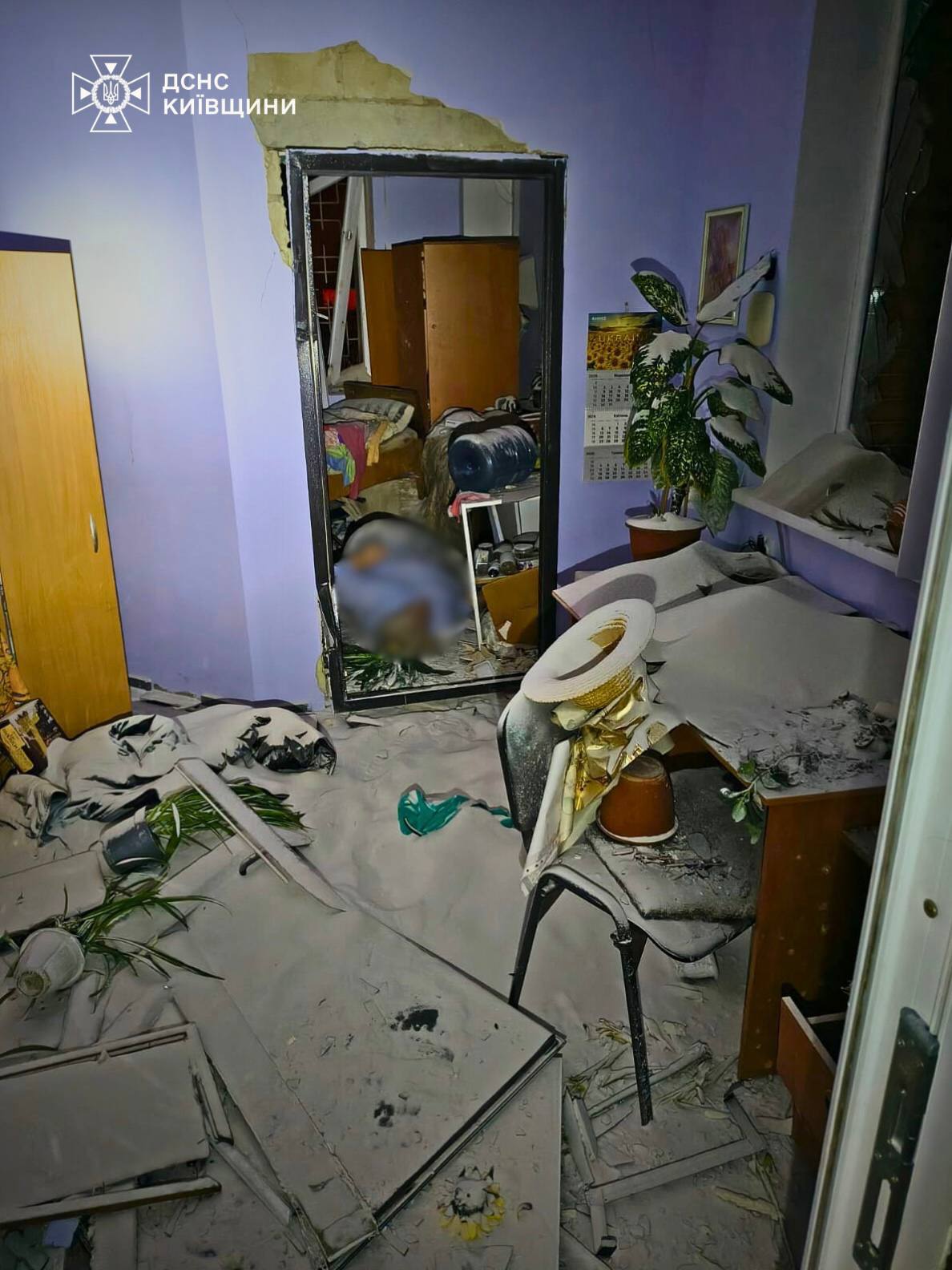 Понад 190 рятувальників ліквідовують наслідки російської атаки на Київщині - фото 15