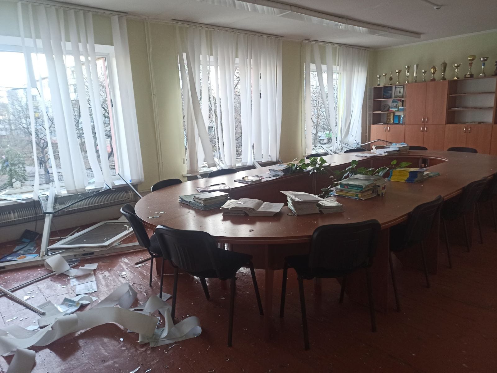 На Київщині через російську атаку постраждали 5 закладів освіти - фото 4