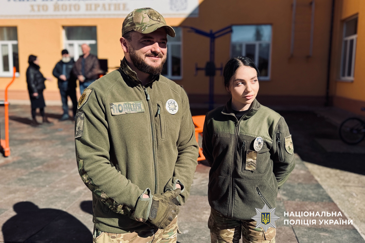 Черкаські кінологи провели заняття у Чигиринському ліцеї імені Богдана Хмельницького. Фото - фото 7