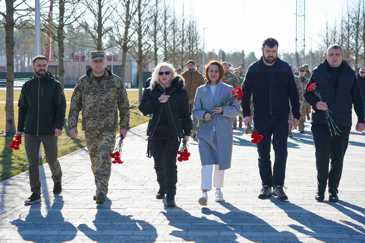 На Національному військовому меморіальному кладовищі вшанували пам’ять полеглих воїнів