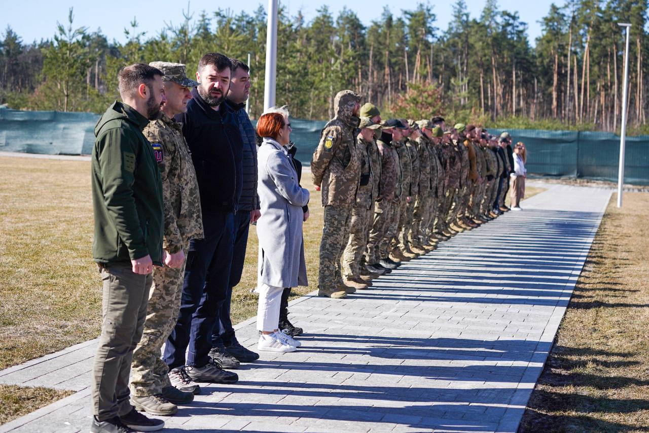 На Національному військовому меморіальному кладовищі вшанували пам’ять полеглих воїнів - фото 3