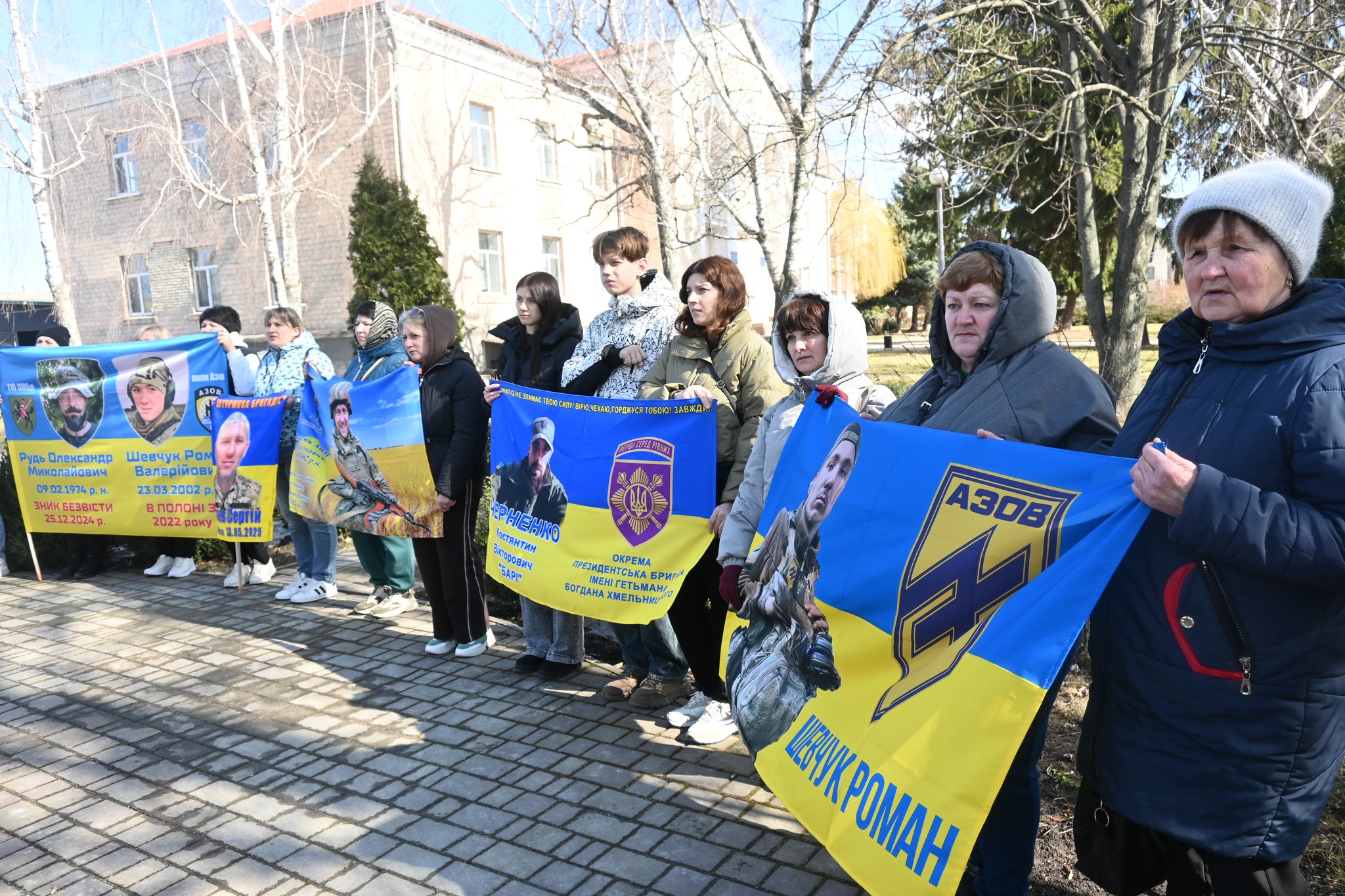 Жителі Черкащини вийшли на акцію «Не мовчи! Полон убиває!». Фото - фото 10
