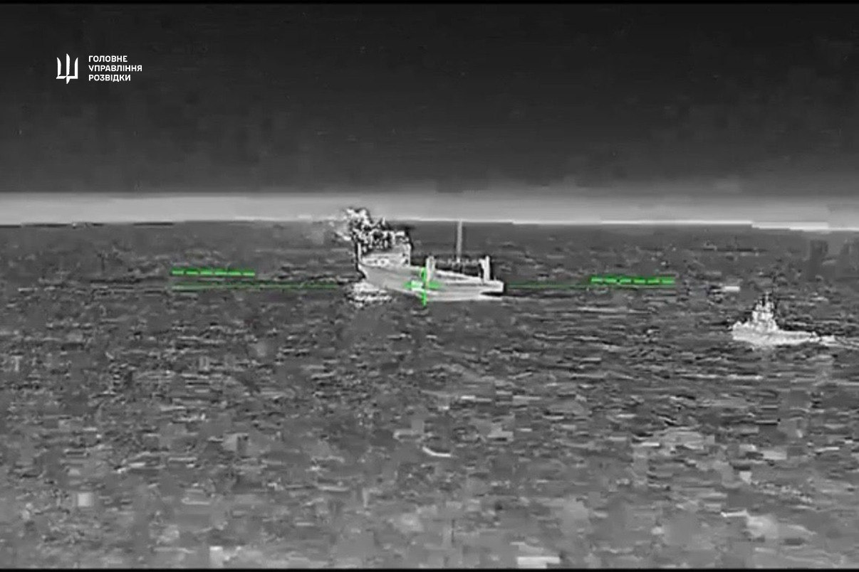 Спецпризначенці ГУР уразили два військові судна агресора - фото 3