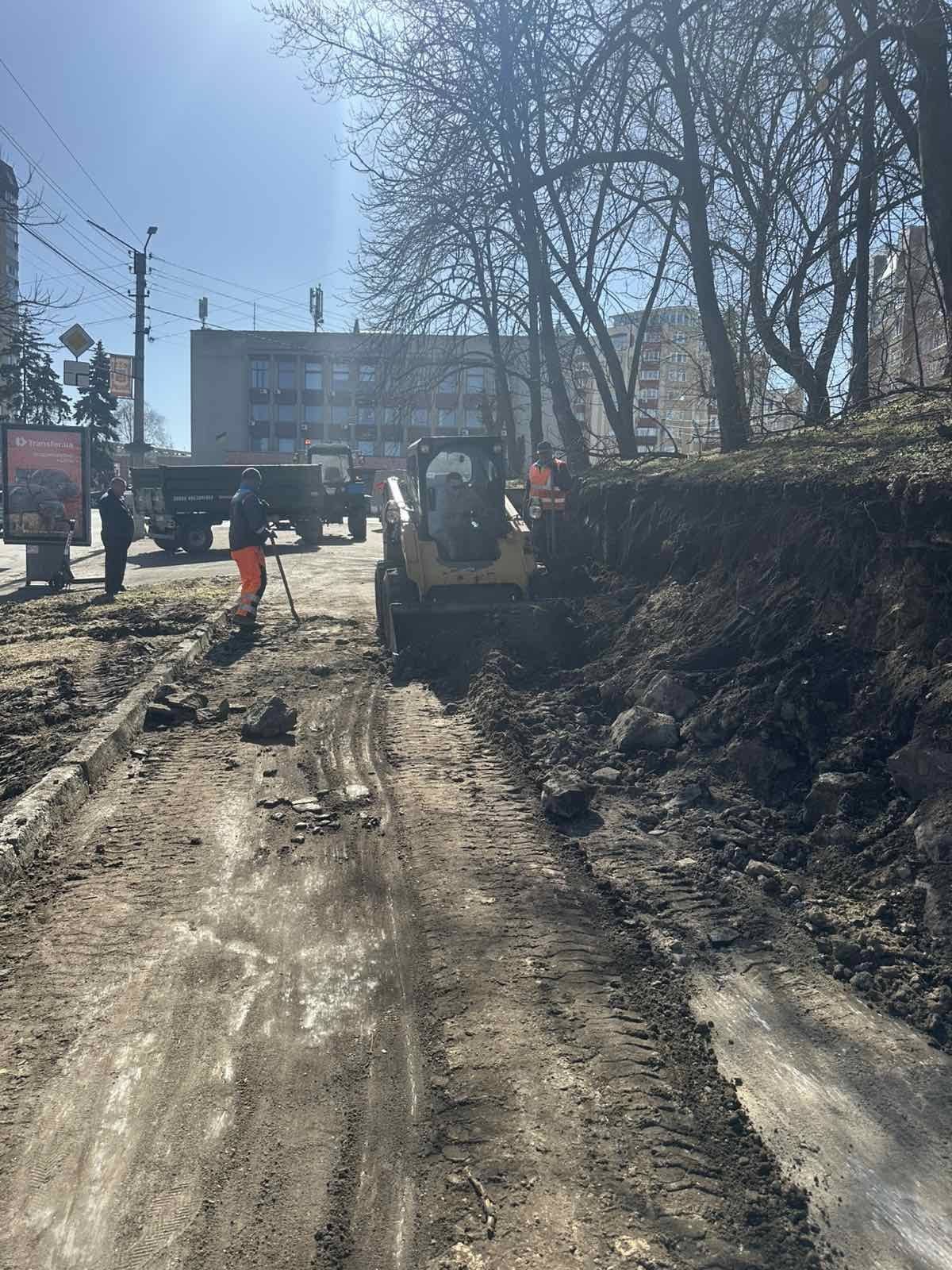 У Черкасах відремонтували і запустили колектор на вулиці Гоголя - фото 3