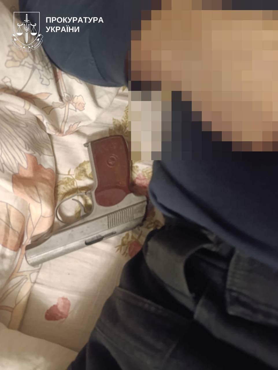 Оприлюднено фото з місця вбивства дитини та самогубства чоловіка в Ірпені - фото 2