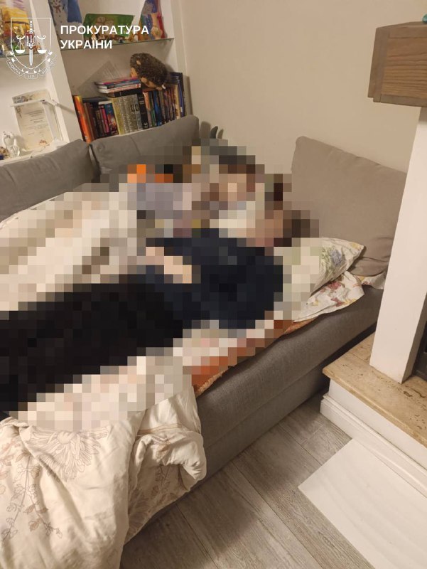 Оприлюднено фото з місця вбивства дитини та самогубства чоловіка в Ірпені