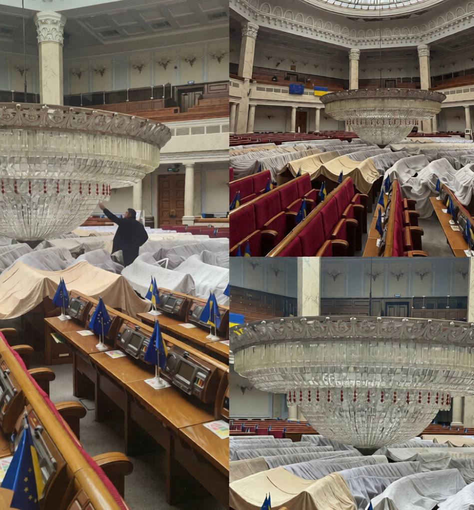 У Раді ремонтують люстру, яка важить понад 3 тонни