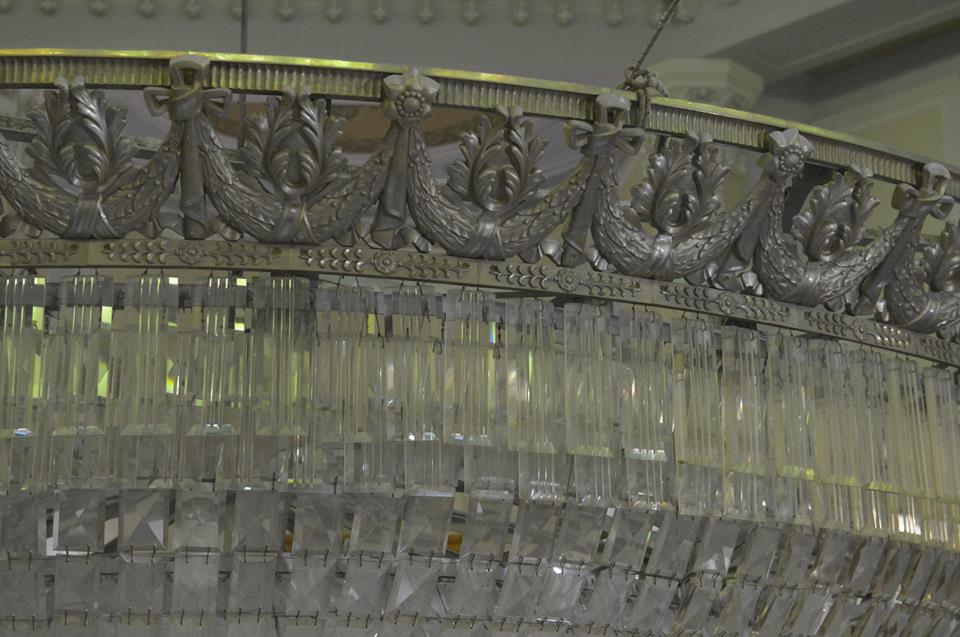 У Раді ремонтують люстру, яка важить понад 3 тонни