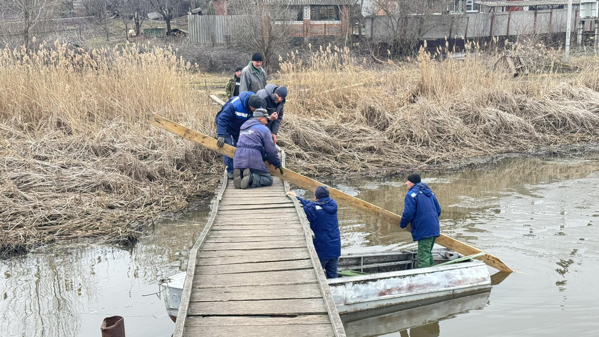 Між берегами річки Тясмин відновили міст