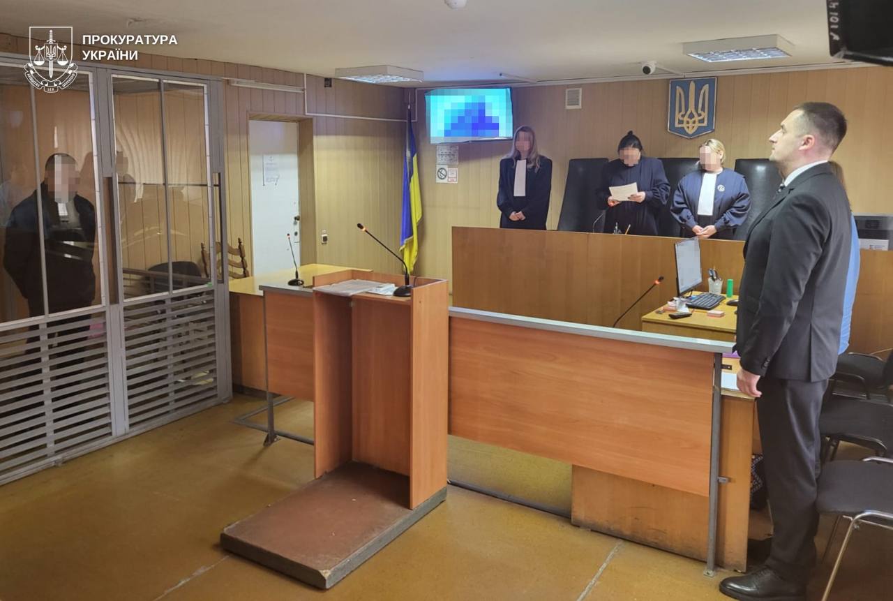 Чоловік систематично ґвалтував двох малолітніх падчерок, прокуратура вимагає довічного