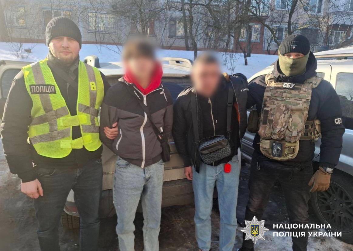 У Києві затримали молодиків, які підпалили авто військових і рятувальника за вказівкою РФ - фото 3