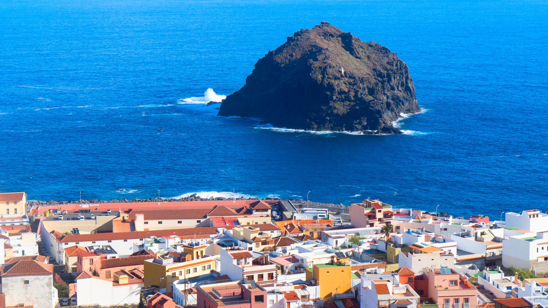 На Тенеріфе за два дні зафіксували 84 землетруси поблизу вулкана Тейде - фото 2